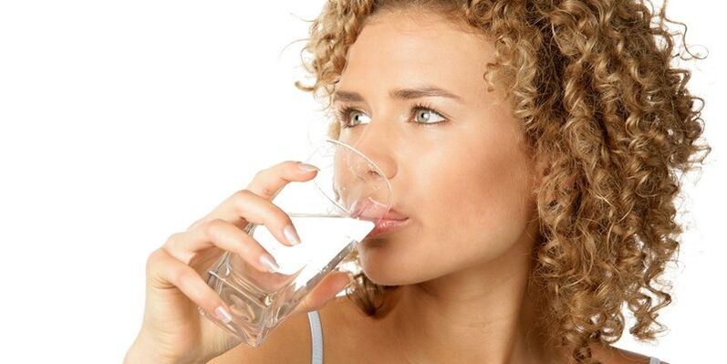 In addition to other fluids in the drinking diet should drink 1. 5 liters of purified water. 